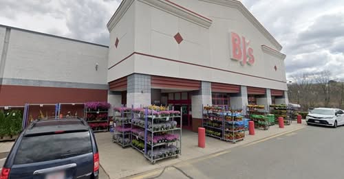 Jaylani Cole Brockton, Massachusetts Obituary, Cause of Death; 20-year-old man from Brockton, Massachusetts Shot and Killed at BJ’s supermarket parking lot located on Providence Highway in Dedham